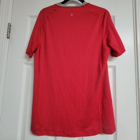 Lululemon Bolt Tech  Short Sleeve. - Picture 4 of 12